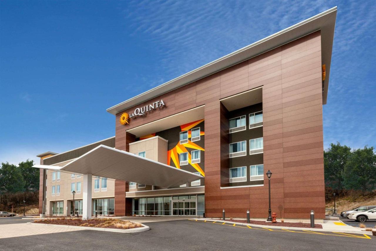 La Quinta Inn & Suites By Wyndham Middletown-Goshen Exterior photo