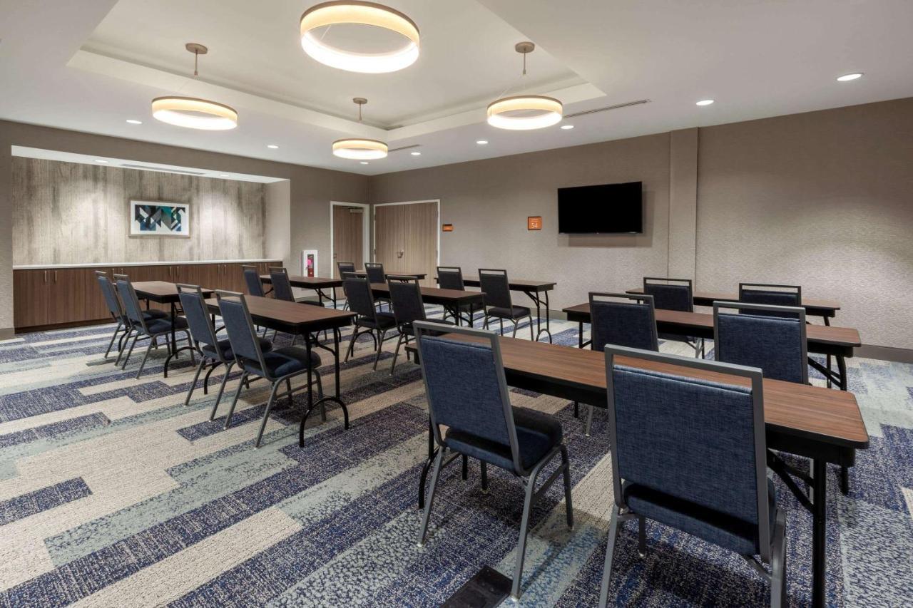La Quinta Inn & Suites By Wyndham Middletown-Goshen Exterior photo